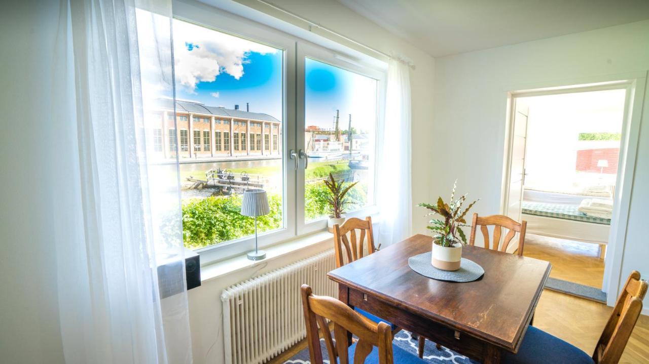 Byggmaestare Villan Motala Eksteriør billede